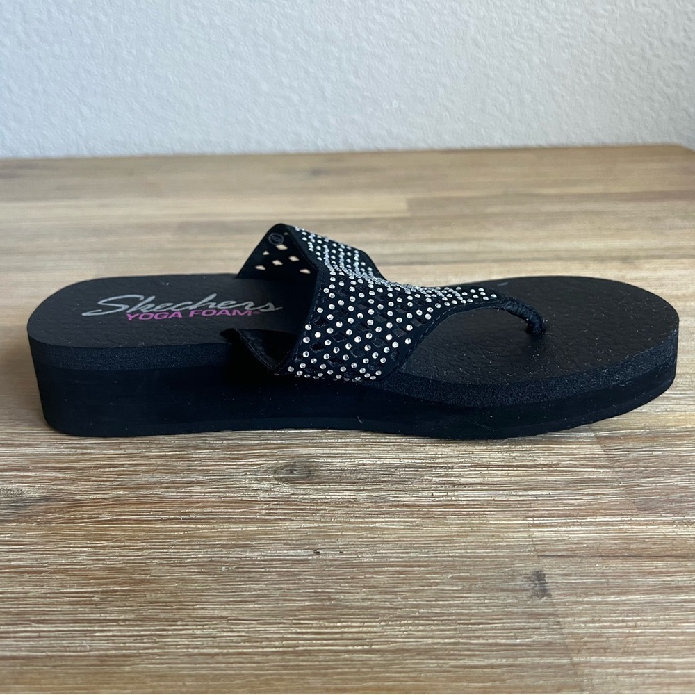 Skechers Women’s Yoga Foam Sparkle Thong Sandals Size 8 Comfort Flip Flops - Picture 5 of 11
